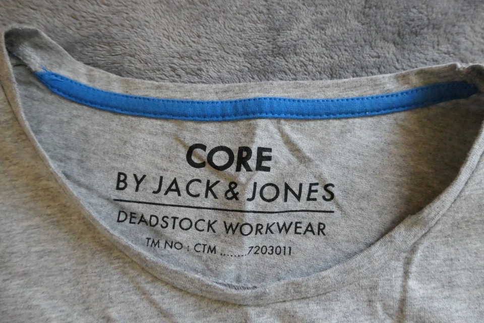 Lot of 3pcs pre owned UnderArmour Bech Jack&Jones t-shirts size XL EU L US - Image 4 of 4