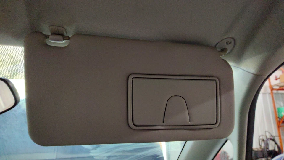 Parasol interior lado pasajero derecho Suzuki SX-4 SX4 2007-13 beige-negro Foto 2 de 3