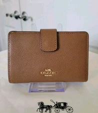 Coach MEDIUM corner Zip Crossgrain Leather Wallet Saddle Brown / Gold 