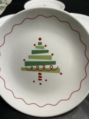 Crate Barrel 6” Round Christmas Tree Snack Dessert Plates