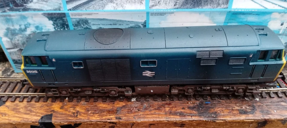 Hornby 00 Gauge Class 35 Hymek DCC fitted and working directional lights - Image 2 of 4