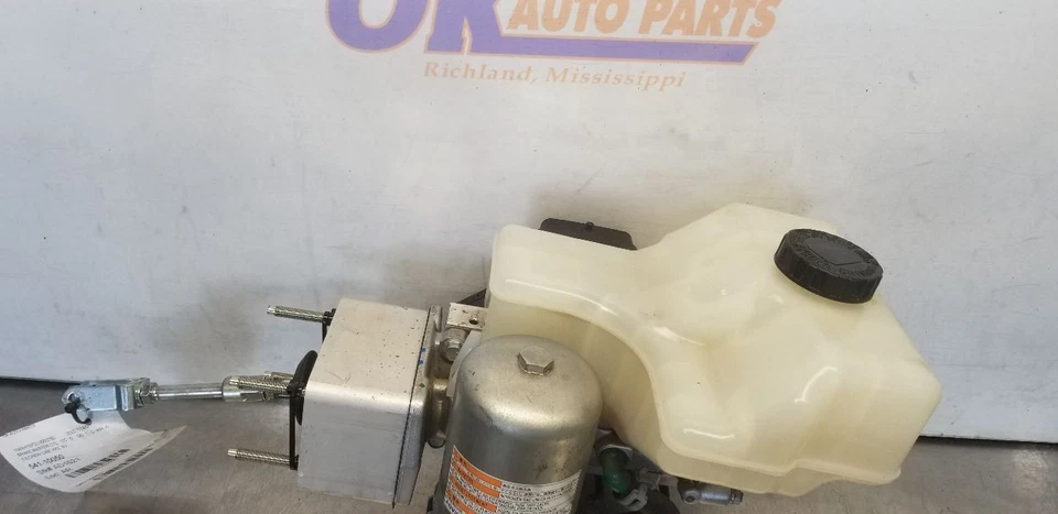 20 NISSAN TITAN SV 4X2 POWER BRAKE BOOSTER BRAKE MASTER CYLINDER WITH RESERVOIR - Image 2 of 4