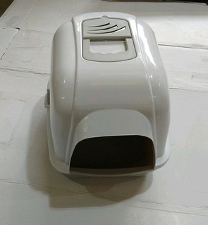 Petbrands Cat Oval Litter Tray With Filter Hood & Door Grey/White 50x40x45cm