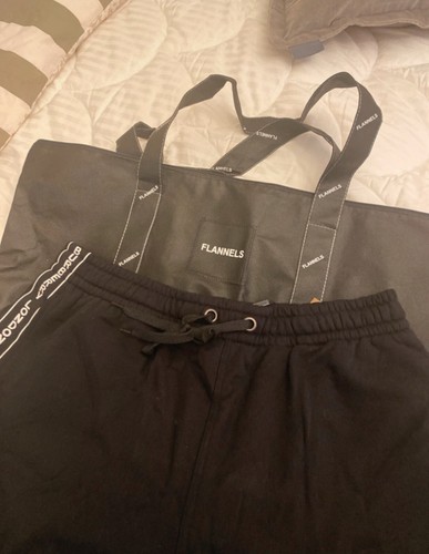 Burberry Shorts XL New - Picture 4 of 7