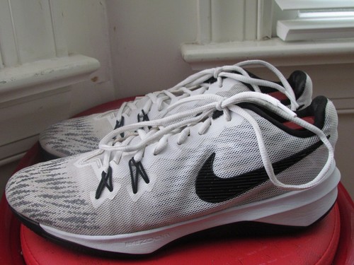 BASKETBALL SHOES SIZE 