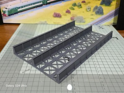 FORGE OO Doppelte Gleisfachwerk-Brücke Deck Modellbahn 1:76 Grau