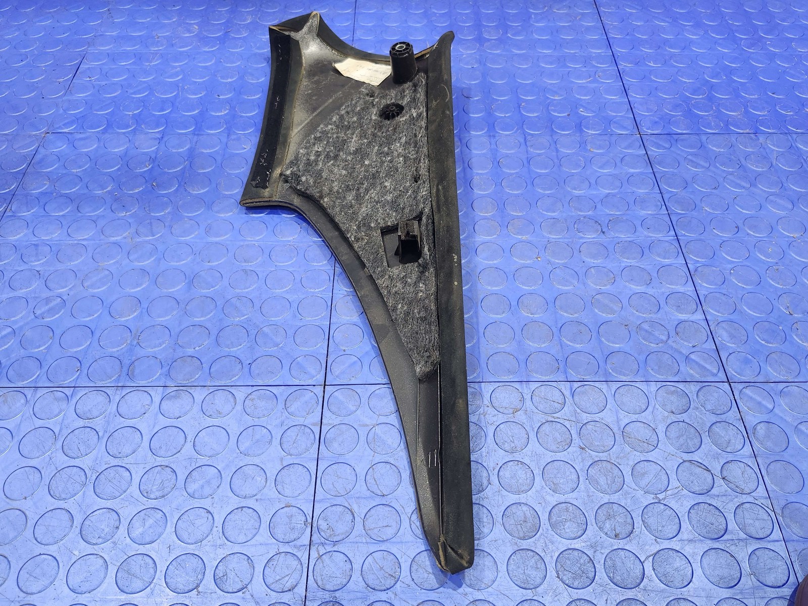 03-12 Maserati Quattroporte M139 Upper C-Pillar Trim Left Driver Side Black OEM