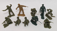 Marx Battleground Soldiers Forest Green Tan Vintage 1960s Playset Lot of 10