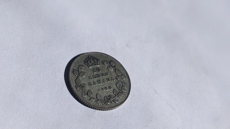 1930 Canada 10 Cents coin. SILVER