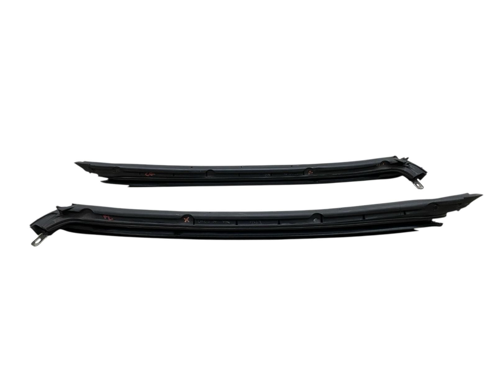 2015 BENTLEY CONTINENTAL CONVERTIBLE FRONT LEFT & RIGHT A PILLAR DOOR GASKET SET
