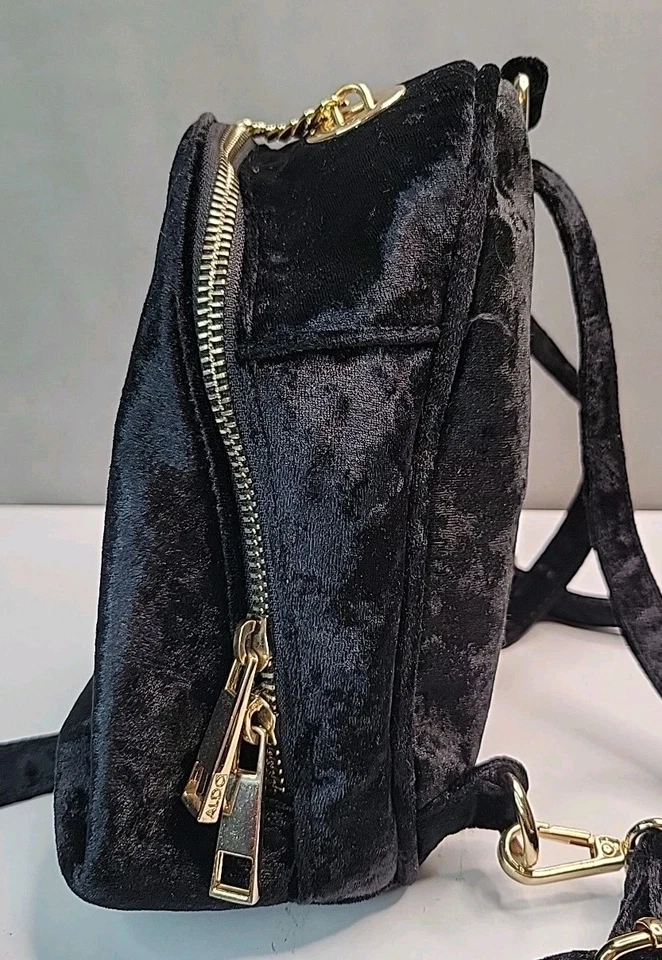 Mini Mochila Aldo Y2K Terciopelo Negro Triturado Cadena Dorada Cartera Bolso Convertible Usada en Excelente Condición Foto 4 de 4