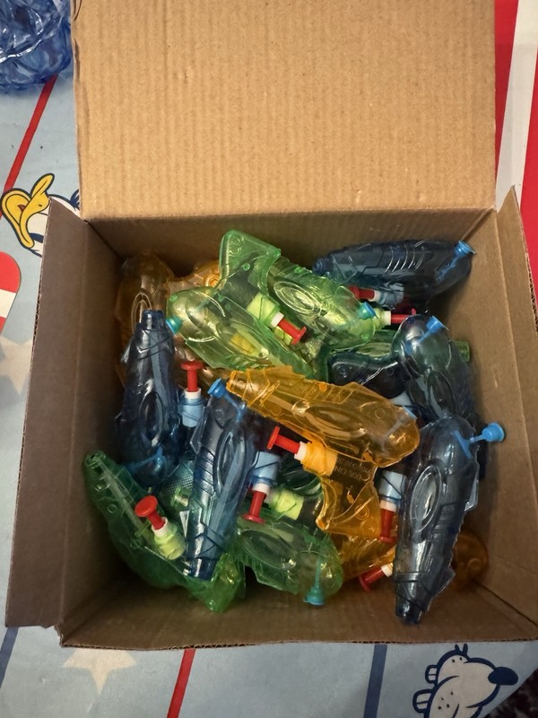 New Box Of 33 Mini Water Guns