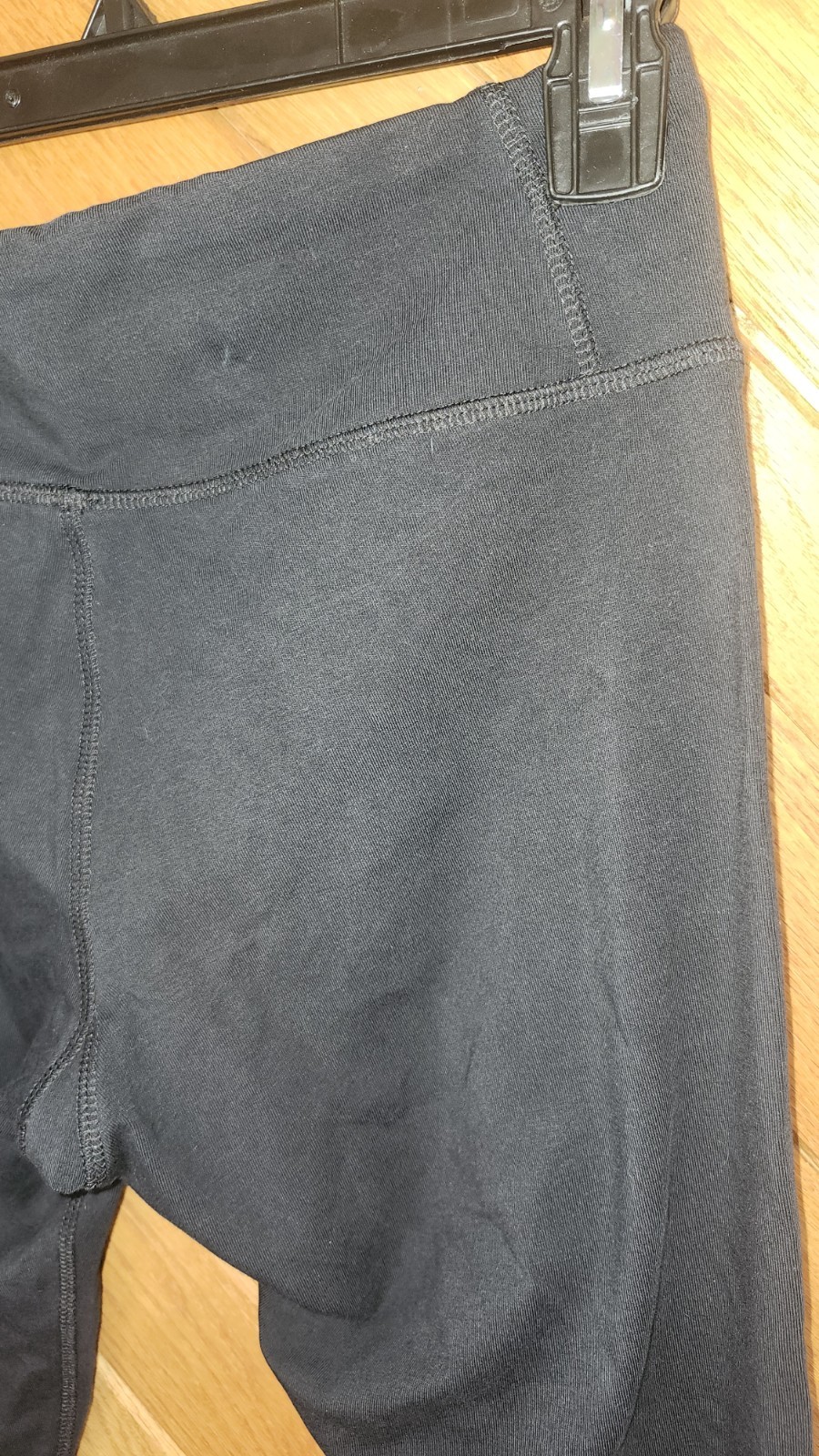 Reebok Medium Solid Black Cropped Women's Legging… - image 9