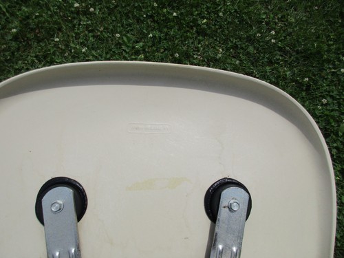 Vintage Authentic 1980s Herman Miller Ivory Color Fiberglass Shell Chair - Picture 13 of 24