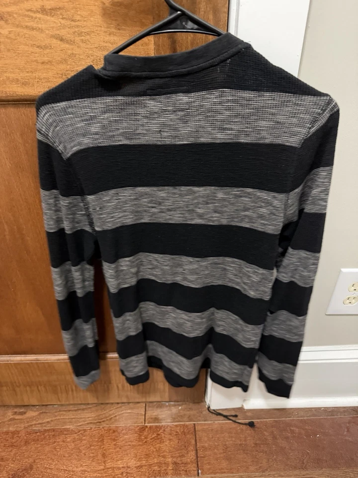 Express Waffle Sweater Mens Small (hole in arm small) - Image 2 of 4