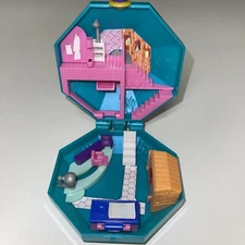 Polly Pocket Playset Pamperin' Perfume Spa Day Compact Toy