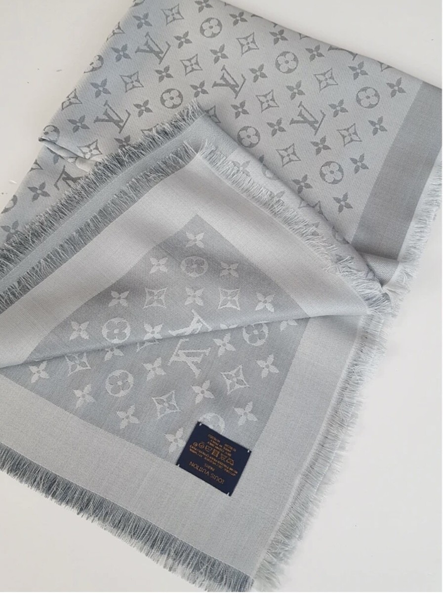 LOUIS VUITTON ストール カシミヤ70％シルク30％ LOUIS VUITTON ルイヴィトン ショール・モノグラム グレー