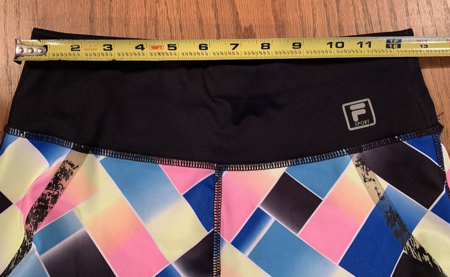 Fila Sport Leggings Capri Donna Taglia Small Nero con Gambe Colorate 20"=Cucitura