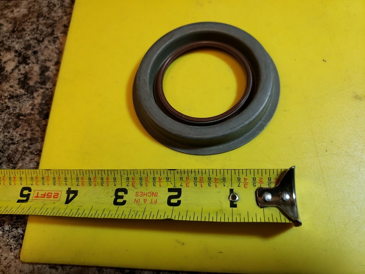 New CR/ SKF 18190 PINION SEAL CR-18190 1.813 x 2.777 x .432