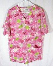 C H C Classix Women's Scrub Top Size Medium Pink Floral 2 Pockets