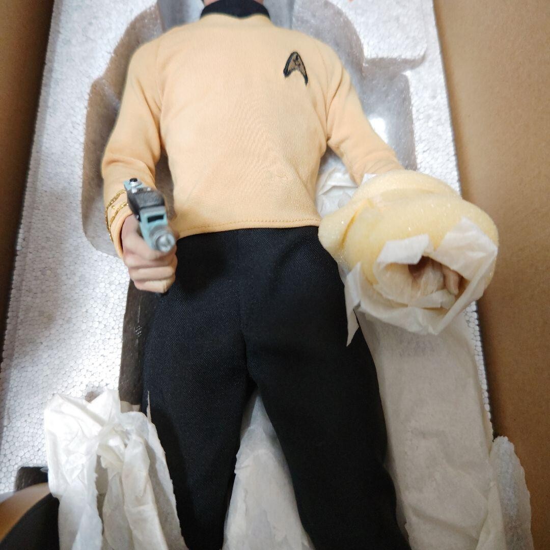 Sideshow Star Trek 1/4 Captain James T. Kirk Premium Format