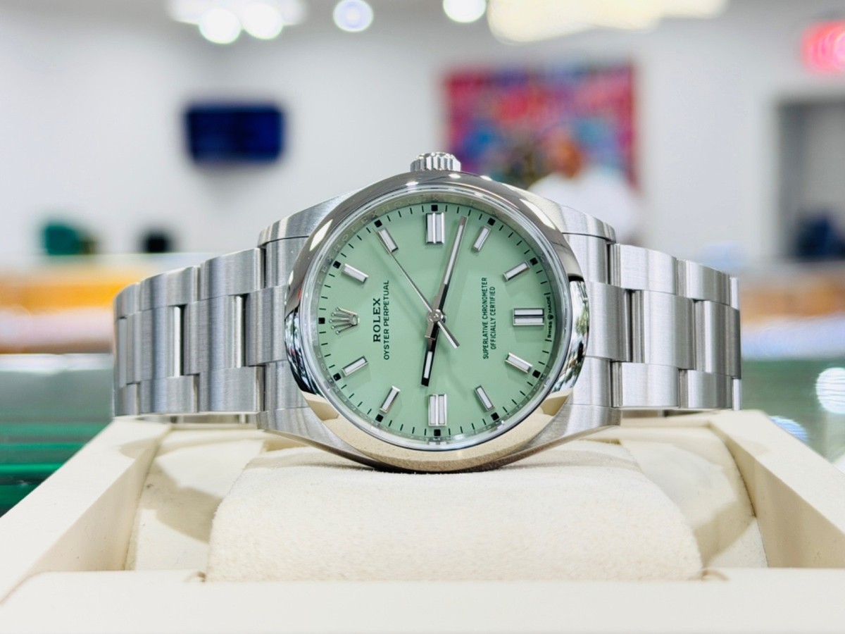 Rolex Oyster Perpetual 36 126000 Pistachio Dial Steel Oyster