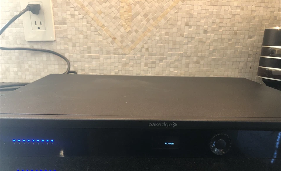 Pakedge - PE-09N -9-Port POWER DISTRIBUTION UNIT PE-09NC0719C00368 - Image 3 of 4