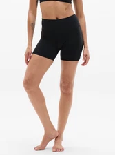 Athleta Transcend High Rise 5" Short Free Ship New With Tag