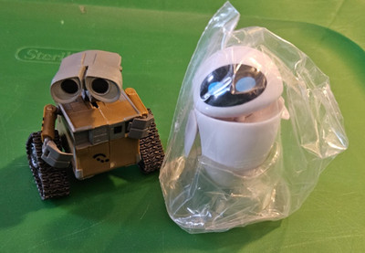 Decopac Wall-E Walle & EVE Disney/Pixar Cake Topper Set