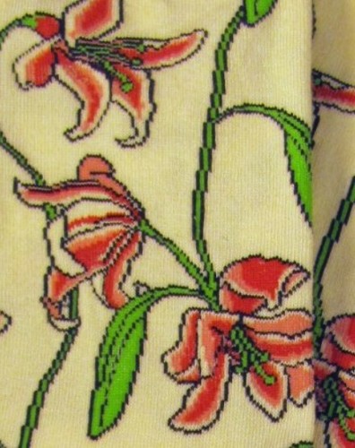 NWT Womens Stargazer Lily Floral Socks in Buttercream and Grape Purple - Picture 6 of 12