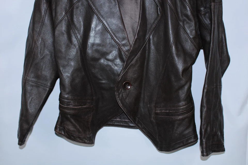 Chaqueta Ted Baker pequeña de cuero genuino marrón para mujer Foto 3 de 4