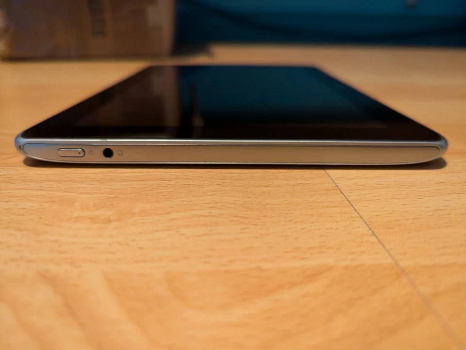 Acer Iconia A700 - NOT WORKING - Image 3 of 4