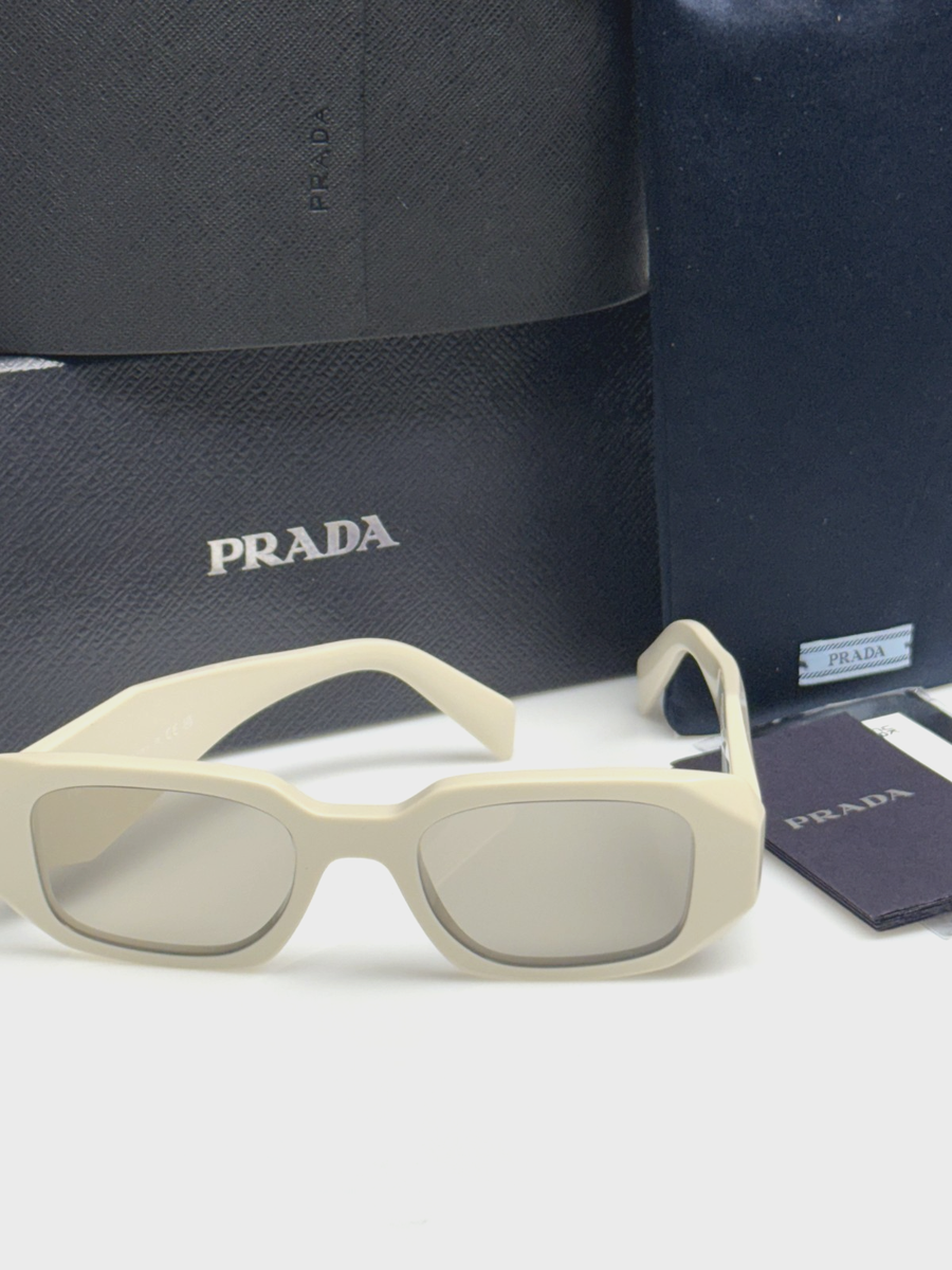 【クリーム】PRADA サングラス Prada PR 17WS 21D5J2 White Milk Plastic Rectangle Sunglasses Brown