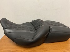 Mustang Super Touring Deluxe Diamond One-piece 2-up Seat For Harley 89411dc Mustang Super Touring Deluxe Diamond One-piece 2-up Seat For Harley 89411dc