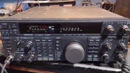 Kenwood TS-850SAT Ham/Amateur Radio HF Transceiver with Mic in Working Condition - Zdjęcie 2 z 19