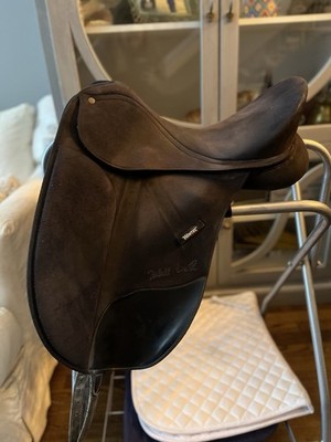 17  Wintec Isabell Werth Dressage Saddle