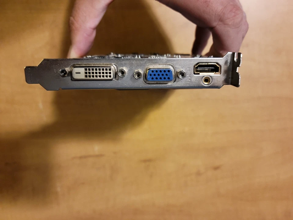 Gigabyte AMD Radeon R7 240 OC(GV-R724OC-2GI) 2GB / 2GB (max) DDR3 SDRAM PCI... - Image 3 of 3