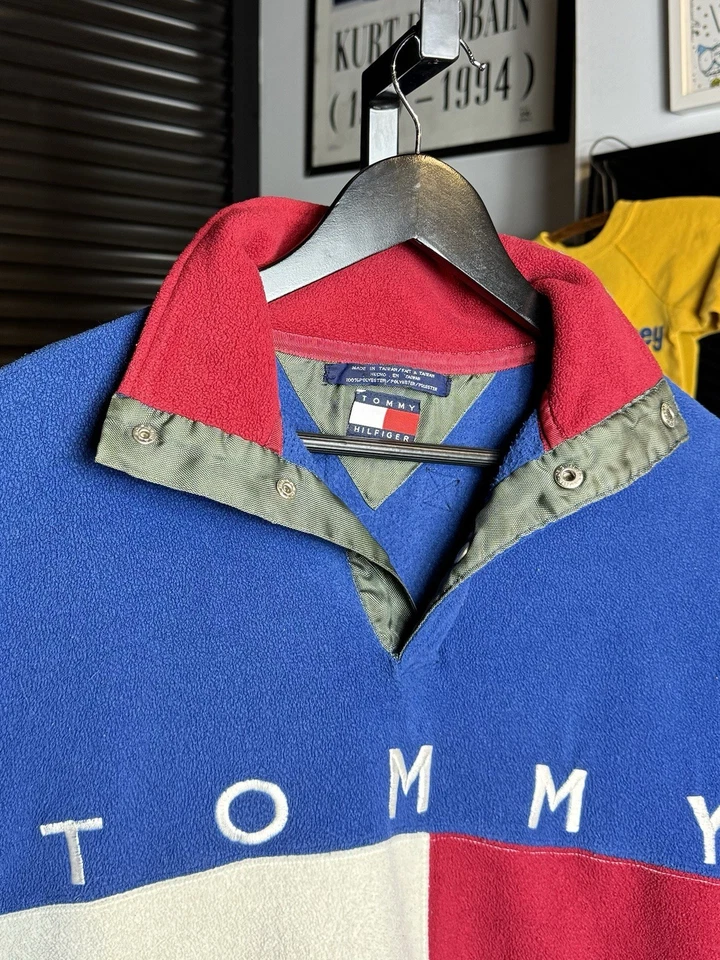 Lã vintage anos 90 Tommy Hilfiger bandeira grande - Pequeno - Imagem 3 de 4