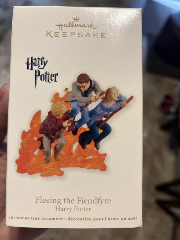 Hallmark Ornament Harry Potter Fleeing the Fiendfyre 2011 Harry Ron Hermoine NIB