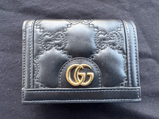 Authentic Gucci GG Matelassé Card Case Walle...