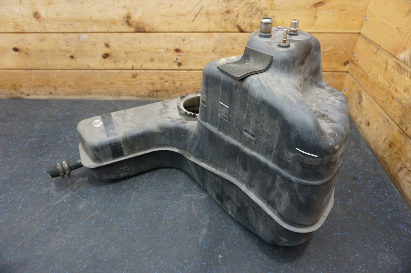 Right Passenger Side Fuel Tank 420201022T OEM Audi R8 Coupe Type 42 2008-09