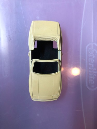 Starter (France) Porsche 944 Cabriolet Resin Kit 1:43 - Picture 3 of 11