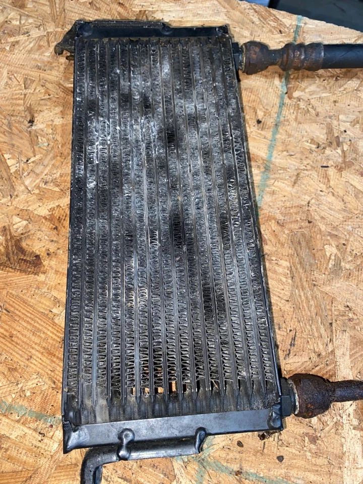 Enfriador de aceite.  Saab 9000 Turbo. 1990-98 Foto 3 de 4