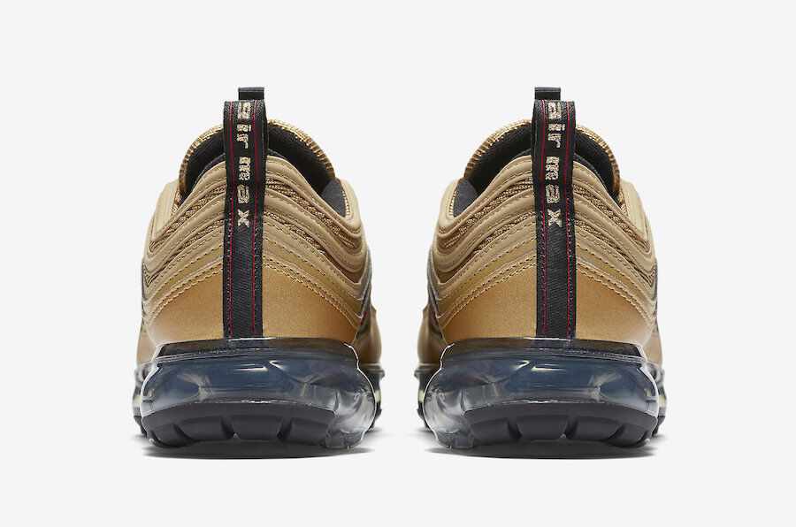 Nike Air Vapormax 97 size 8. Metallic Gold Varsity Red Black Nike Air Vapormax 97 size 8. Metallic Gold Varsity Red Black