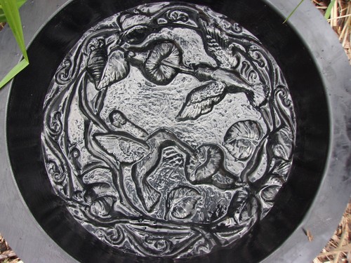 Hummingbird stepping stone mold plaster concrete plastic mould 11" x 2" thick - Picture 6 of 6