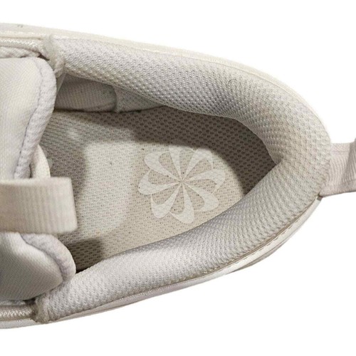 Nike Air Max 97 Womens Size 7 Triple White Running Shoe DH8016-100 Pre-owned - Picture 2 of 9