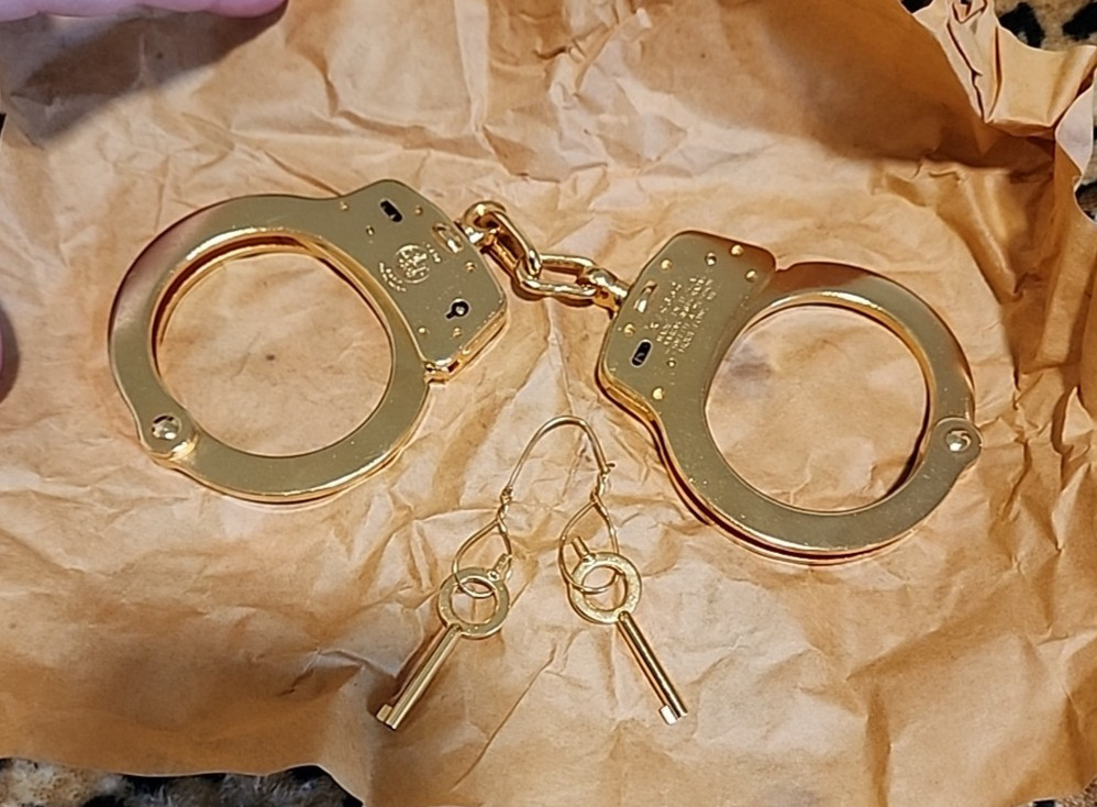 New in Box! Smith and Wesson Model 100 24kt Gold Plated Handcuffs