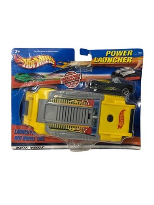 Hot Wheels Power Launcher with Exclusive Yellow Shoe Box Car 1/64