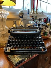 MINT CONDITION 1935 Underwood Noiseless Portable Typewriter thumbnail