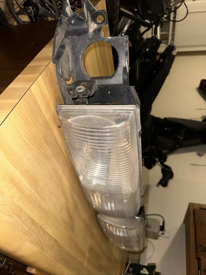 ОРИГИНАЛЬНЫЕ ФАРЫ CHEVY CAPRICE BUICK ROADMASTER WAGON 91-96 CUSTOM CRUISER 91-92 - Изображение 2 из 4